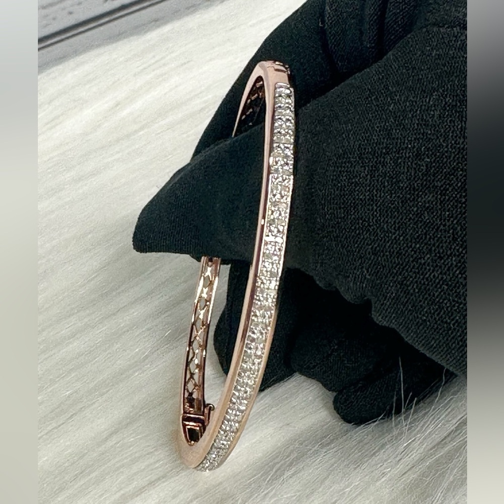 Elegant Rose Gold Bangle Bracelet